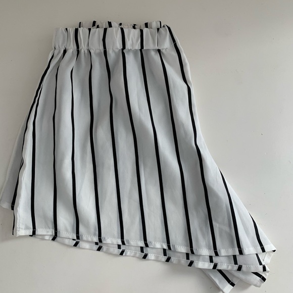 Shorts - Picture 2 of 2